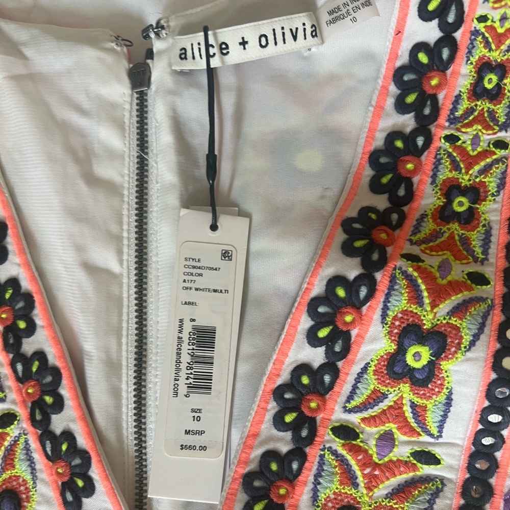Alice + Olivia Embroidered mini Dress - Picture 7 of 8